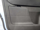 【助手席ドアポケット】車検証収納ボックスとしてお使いいただけます。