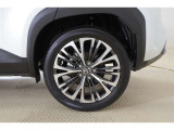 純正18AW!タイヤサイズは215/50R18になります!