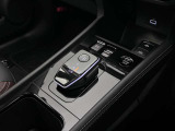 【オートブレーキホールド】渋滞時や信号待ちでブレーキを放しても停車してくれるオートブレーキホールド機能付きです。しっかりと確認してブレーキは離しましょう。