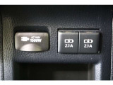 100V・1500W電源を装備。PC等の電気製品に対応し、走行中にも使用できます。アウトドアでも活躍しますし、停電などの非常時には電源としても使える便利な装備です。ラゲージスペースにも装備しています。