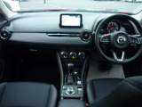 ◆チルト&テレスコピックステアリング◆ドライバーのさまざまな体格に応じて適切な運転姿勢を取りやすいよう、ハンドルの前後位置と高さを調整できます◆