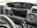「運転席アッパーボックス」小物などをいれたり、ティッシュBOXも置けます。