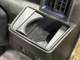 運転席ドリンクホルダーです