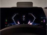 【メーターパネル(ナビパッケージ)】BMWライブコックピット10.25インチコントロールディスプレイはフルデジタルですメーターの中央にマップ表示も可能となります。視線の移動が少なくなり運転に集中する事が可能です