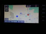 純正ナビを装備。タッチパネル式で使いやすく、お出かけもラクラクです。