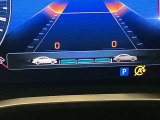 レーダーセンサーを利用して前走車との車間距離を適切に保持するディスタンスアシストを装備。安全で快適なドライブを支援いたします。