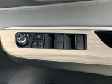 パワーウインドウスイッチ、いたずら防止・挟みこみ防止に、ウインドウロックスイッチを使用ください。便利な電動可倒式ミラースイッチ、集中ドアロックスイッチ