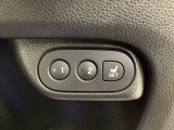 電動シートなので、お好みのシートポジションへの移動もスムーズに行えます。