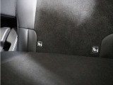 ◆ISOFIX◆シートベルトいらずでチャイルドシートと固定金具を連結するだけでガッチリ固定できます。