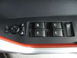 運転席側のパワーウィンドウスイッチです。全ての窓の開閉操作ができます。
