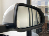 レーンチェンジウォーニング装備。車線変更時の安全確認をサポートしてくれます。