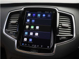 Google搭載のボルボなら、車内にいながら多彩なデジタルライフをお楽しみいただけます。Google Playから必要なアプリをダウンロードして、有意義な移動時間を楽しみましょう。