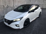ハイビーム/ロービームともにLED光源。LEDデイライトがnismoのスポーティな走りを主張