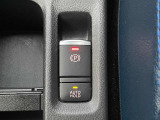 電動パーキングブレーキ 指先で簡単に出来ます  オートブレーキホールド 停車時のブレーキペダルを踏み続ける事を楽に ペダルから足を離せます 坂道発進も楽になります