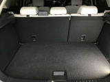 トランクスペースもご覧のとおり広々しております☆SUVならではの使いやすいトランクスペースに夢と希望以外に荷物もしっかり載せることができます☆