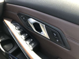 車両の詳細、ご質問につきましては、営業スタッフまでお気軽にご連絡下さいませ。遠方のお客様には実車の詳細動画送信も承ります。お問合せをお待ち致しております。