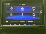 多彩なメディアソースに対応し、移動中のエンターテイメントを豊かにサポート。DVDやCD、ラジオ、テレビなど、多彩な選択肢でお楽しみいただけます。