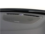 【harman/kardon】世界のオーディオファン垂涎のプレミアムサウンドシステムを搭載。原音に近い音場空間を忠実に再現。乗る人すべてに最良の音響体験を提供します。