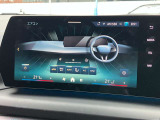 ドライバー中心に設計されたBMWのコクピットはナビゲーションシステムもドライバーーが見やすい角度に調整されております。