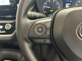 運転中、オーディオの操作をしてて、ハッとしたことはありませんか?ステアリングスイッチは、運転中でもハンドルでオーディオの操作が可能です。安全なドライブをサポートします。