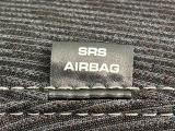 車両側方からの衝撃を緩和するSRSサイドエアバッグ(運転席/助手席)に加えて,SRSカーテンシールドエアバックも標準装備