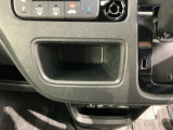 専門業者にて内外装のクリーニングを実施しております!