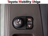 駐車時に便利なスマ-トキ-連動オ-ト格納式ドアミラーを装備しています。施錠すると自動的にドアミラーを格納する便利な機能です!