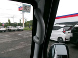 乗降グリップ(運転席)