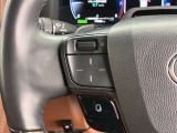 運転中、オーディオの操作をしてて、ハッとしたことはありませんか?ステアリングスイッチは、運転中でもハンドルでオーディオの操作が可能です。安全なドライブをサポートします。