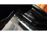 メルセデスジャパンが定めるサーティファイドカー(認定中古車)として登録を致しますので、納車時にはタイヤやバッテリー等も規定以下の数値であれば、整備代金を頂かず、無償で交換となります。ご安心下さい。