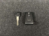 キーを取り出さずにドアを施錠&解錠。クルマの始動も可能です。