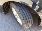 タイヤの残量は是非お車でご確認下さい。