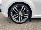 LEDヘッドライト バーチャルコックピット クルーズコントロール ナビ フルセグTV Bluetooth CD/DVD ETC車載器 バックカメラ レーンアシスト パワーシート 電子パーキング オートホールド 前後ドラレコ