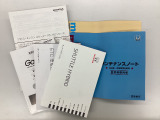 お車、ナビ、ETC、リモコンエンジンスターターの取扱説明書、メンテナンスノートが付属しております。
