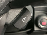 ステアリングスイッチ付き。前方から目を離すことなく操作することが可能です。