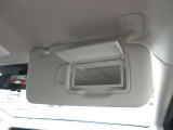 運転席側バニティミラー付サンバイザー