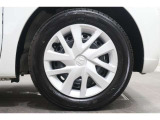 純正のホイールカバーが足元を飾ります!タイヤサイズは155/65R14となります。