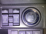 【電動スライドドア】隣の車との距離が近い駐車場でも、ぶつける心配をせずスムーズに開閉。限られたスペースを賢く使う、暮らしに寄り添った設計が魅力です。