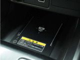 ◆ワイヤレス充電器◆ワイヤレス充電対応のスマートフォンを置くだけで充電が可能でとても便利な機能です。