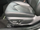 パワーシート搭載。微妙な調整が手軽にでき、最適なポジションで運転することが可能です。