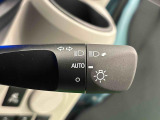 オートライト機能 周囲の明るさに応じて、ヘッドランプを自動的に点灯・消灯ができます。