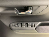 パワーウインドウスイッチ、いたずら防止・挟みこみ防止に、ウインドウロックスイッチを使用ください。便利な電動可倒式ミラースイッチ