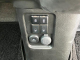 【USBソケット】【アクセサリーソケット】の両方をインパネセンターに配置。冬にうれしい【シートヒーター】付。