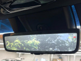 【デジタルインナーミラー】後席の大きな荷物や同乗者で後方が確認しづらい時でも安心!カメラが撮影した車両後方の映像をルームミラー内に表示。クリアな視界で状況の確認が可能です!