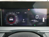 メーター内のディスプレイには車両情報を色々確認することが出来ます。