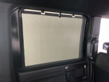 【ロールサンシェイド】まぶしい光を軽減し、心地よい車内に♪ロール式なので開け閉めも容易にできます!