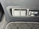 【充電用USB端子】充電用USB端子付き。スマートフォンなどの充電に便利です。
