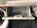 よく使うものが手を伸ばせばすぐ届く、機能面で充実した収納。