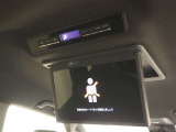 後席モニター装備!リヤシートの方がTVやDVDが見ることができ長距離ドライブも快適!