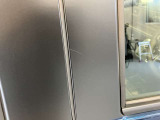 運転席ドアサッシュテープにキズあります。